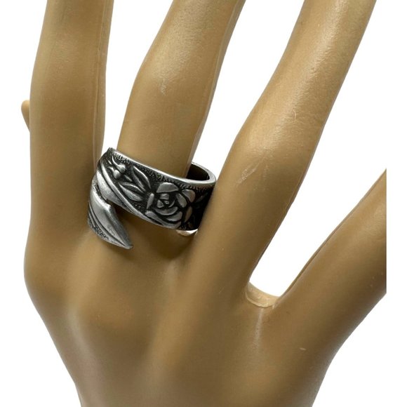Vintage Rose Pattern Spoon Wrap Ring Artisan Crafted Roses Size 9 - Picture 10 of 15